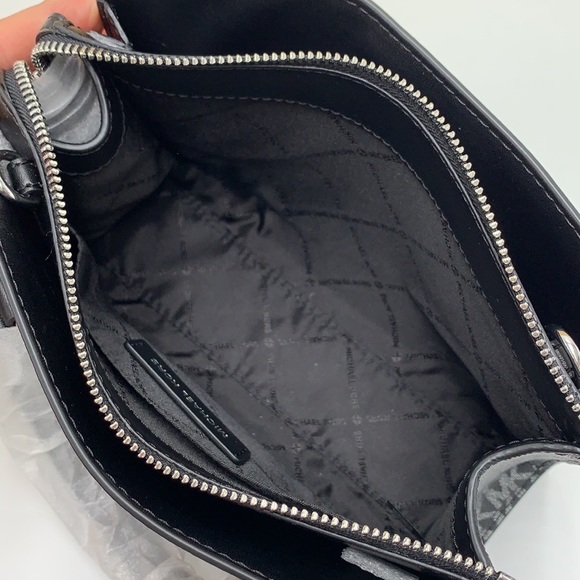 MICHAEL KORS
Sheila Small Faux Saffiano Leather Satchel
Black/Silver - Picture 11 of 16